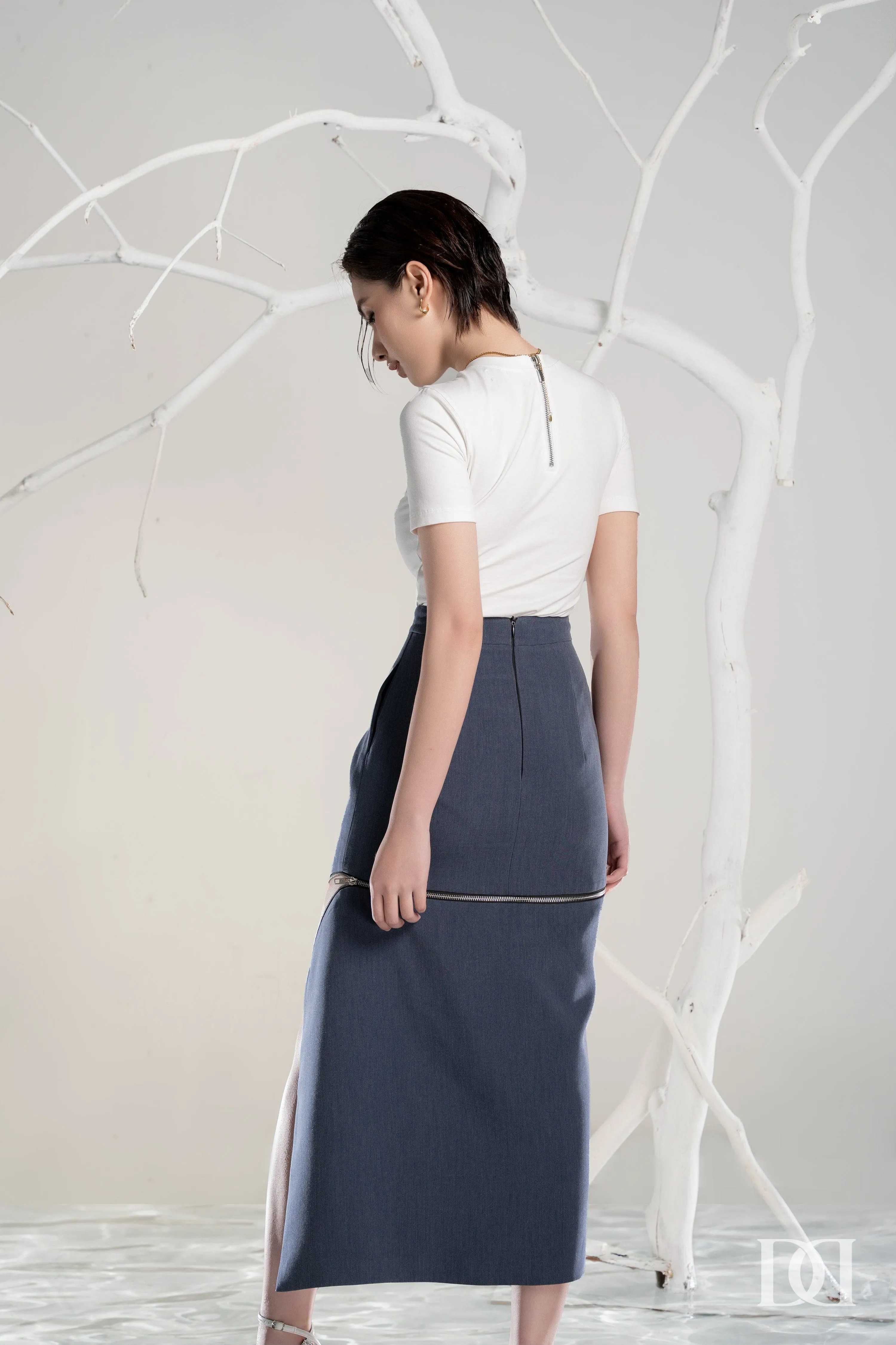 Baylis 3D Printed Textures Short Sleeved Cotton & Split Front Pencil form Skirt