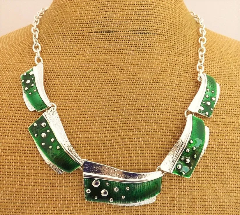 Green & Silver Tone Collar Necklace