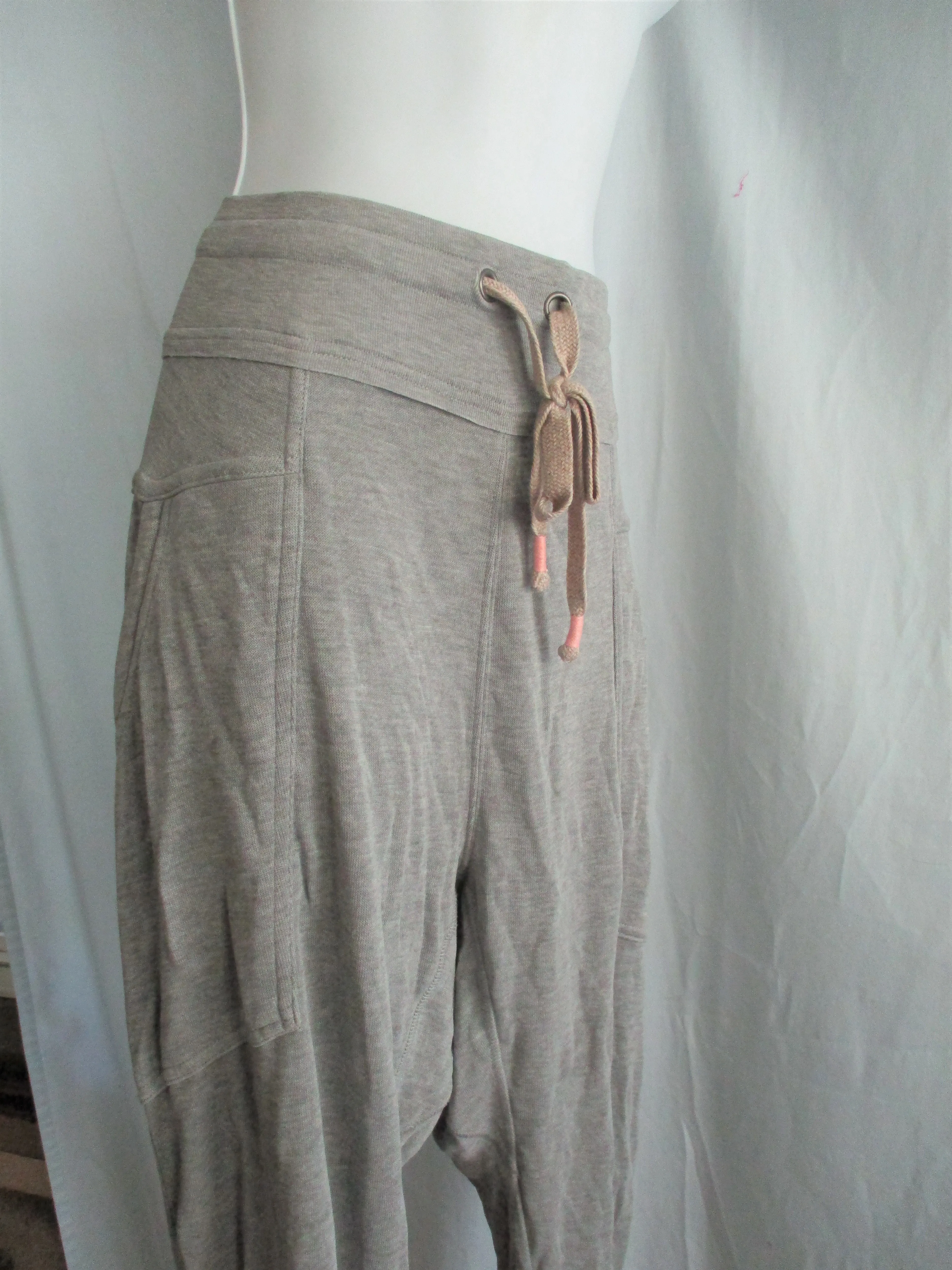 NEW Free People FP MOVEMENT Drawstring Sweatpant Yoga Pant Athletic Lounge Jogger M GRAY GREY