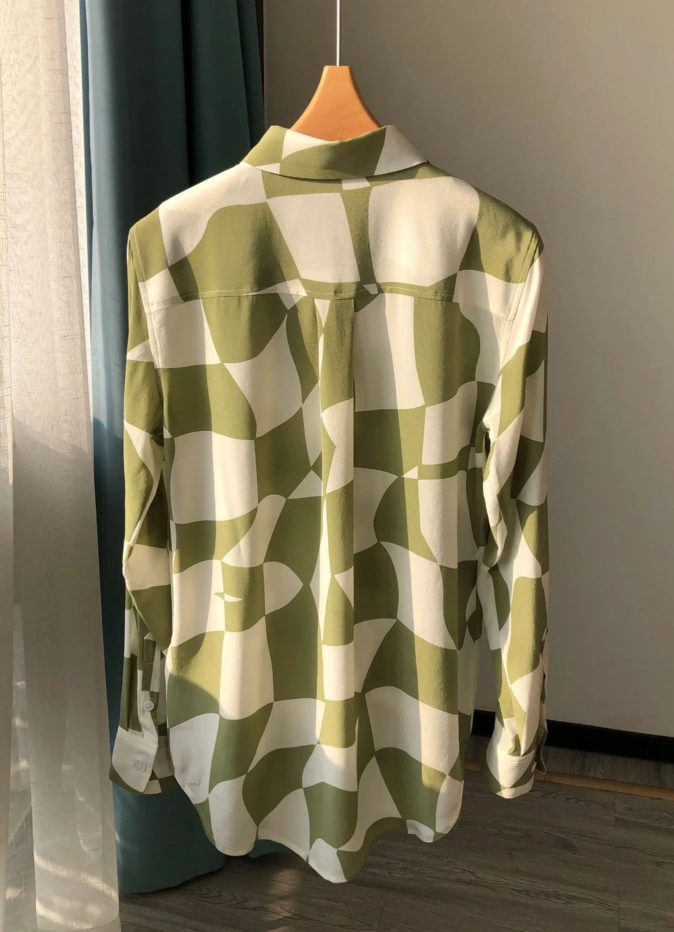 Nonothing |Luxurious real silk shirt in green print