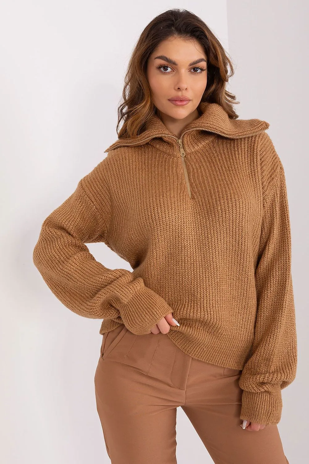 Stylish turtleneck sweater in soft acrylic, perfect for casual and formal wear