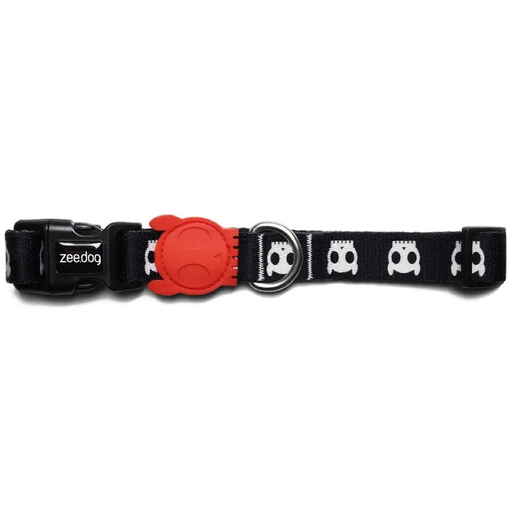 Zee.Dog Skull Dog Collar